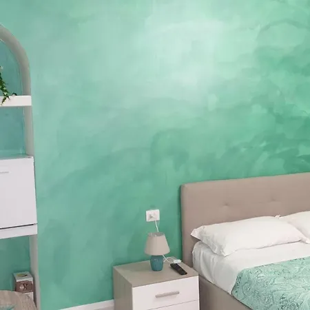 A Un Passo Dal Mare Bed & Breakfast *