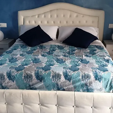 A Un Passo Dal Mare Bed and Breakfast