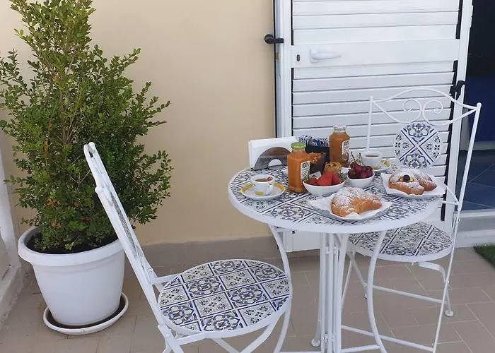 ベッド・アンド・ブレックファスト A Un Passo Dal Mare